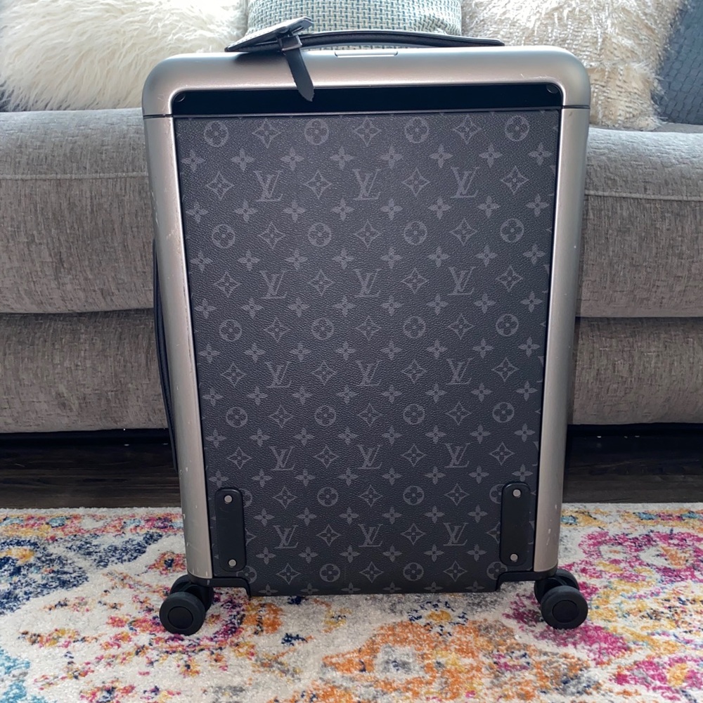 Horizon 55 Hard-sided Luggage - Picture 3 of 8